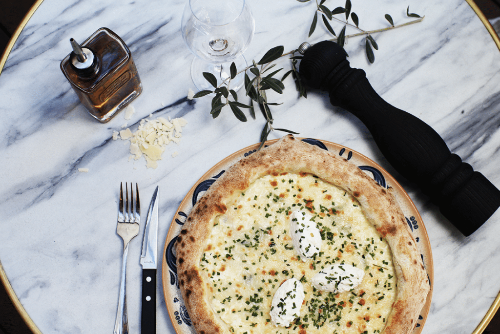Pizza napolitaine : découvrez les secrets d'une recette authentique