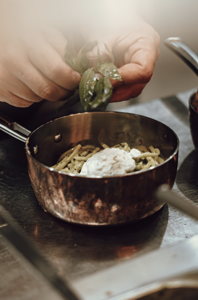 Secrets de chefs : les ingrédients inattendus qui subliment vos plats